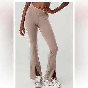 Airbrush High-Waist 7/8 Flutter Legging - Taupe